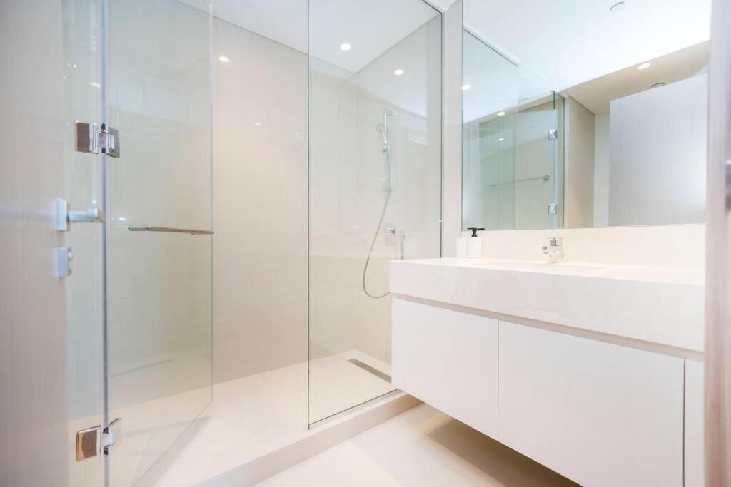 Elegant 4br, Stunning Burj Khalifa Views Act One 3001 Apartment
